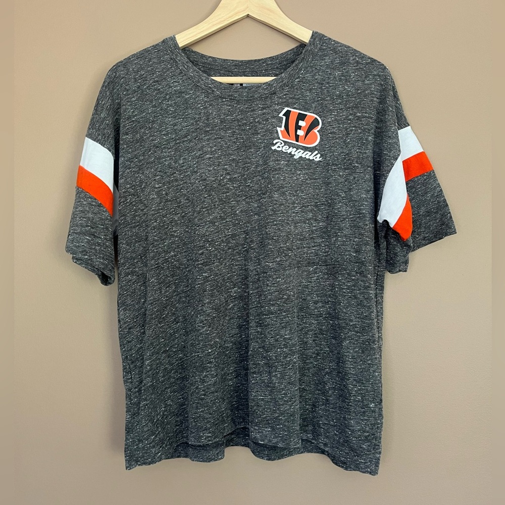 {NFL} Cincinnati Bengals Crew Neckline Short Sleeve Tee in Grey - Womens Medium